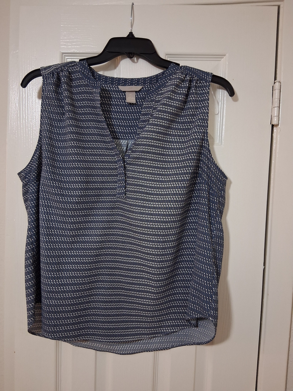 H&M Navy and White Sleeveless Split-Neck Camisole